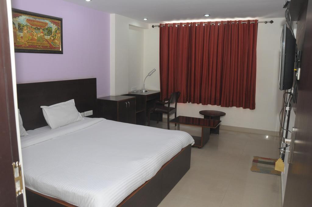 Hotel Lily Bay Inn Jaipur Room photo